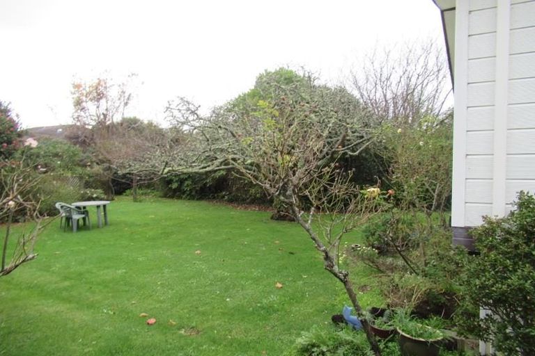 Photo of property in 345 Te Moana Road, Waikanae, 5036