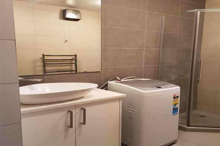 Photo of property in 208 Don Buck Road, Massey, Auckland, 0614