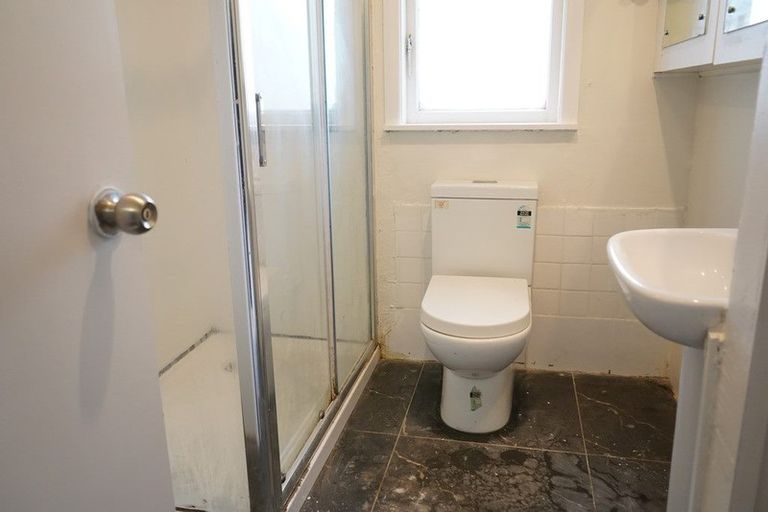 Photo of property in 35 Archibald Road, Kelston, Auckland, 0602