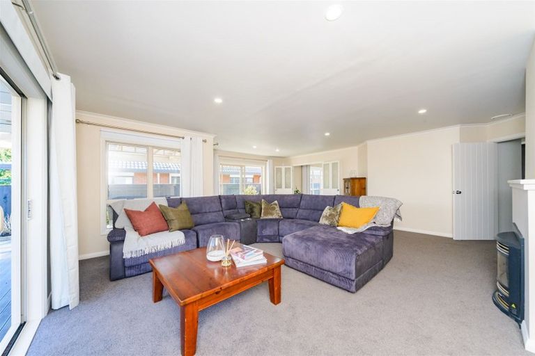 Photo of property in 5 Montana Way, Milson, Palmerston North, 4414