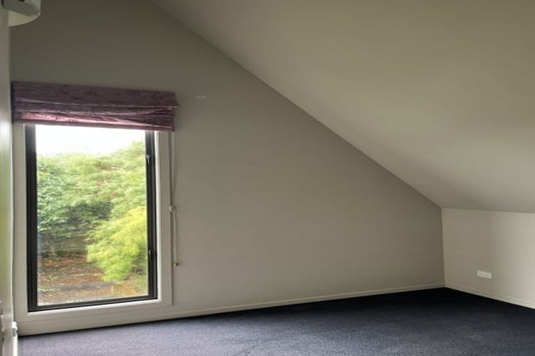 Photo of property in 15 Ruapehu Drive, Fitzherbert, Palmerston North, 4410