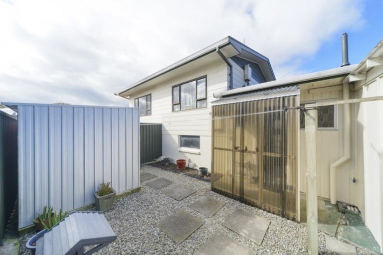 Photo of property in 1 Cohen Place, Milson, Palmerston North, 4414