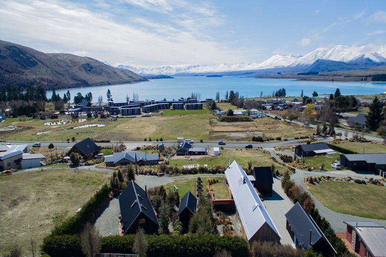 Photo of property in 13 D'archiac Drive, Lake Tekapo, 7999