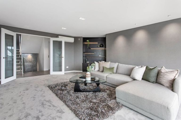 Photo of property in 15 Woodlau Rise, Huntsbury, Christchurch, 8022