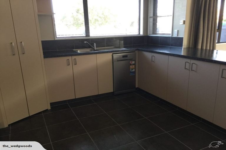 Photo of property in 2/20 Fife Crescent, Tamatea, Napier, 4112