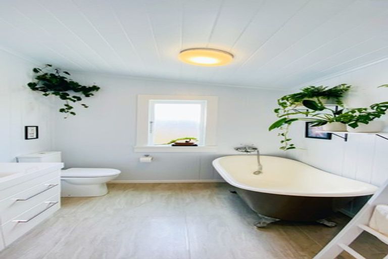 Photo of property in 35 Mcleod Road, Henderson, Auckland, 0612