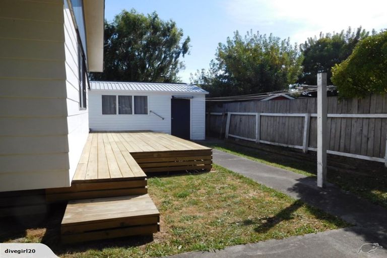 Photo of property in 4 Bryce Place, Kelvin Grove, Palmerston North, 4414