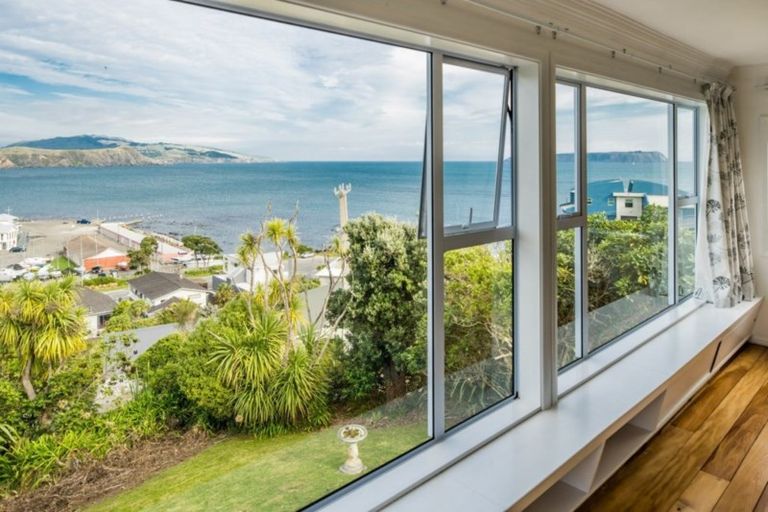 Photo of property in 8 Gordon Road, Plimmerton, Porirua, 5026