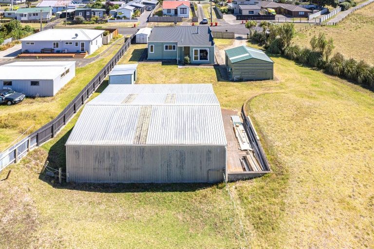 Photo of property in 6 Kamahi Street, Castlecliff, Whanganui, 4501
