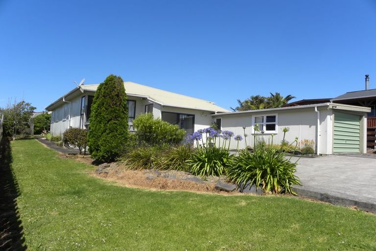 Photo of property in 12 Tahuna Avenue, Raglan, 3225