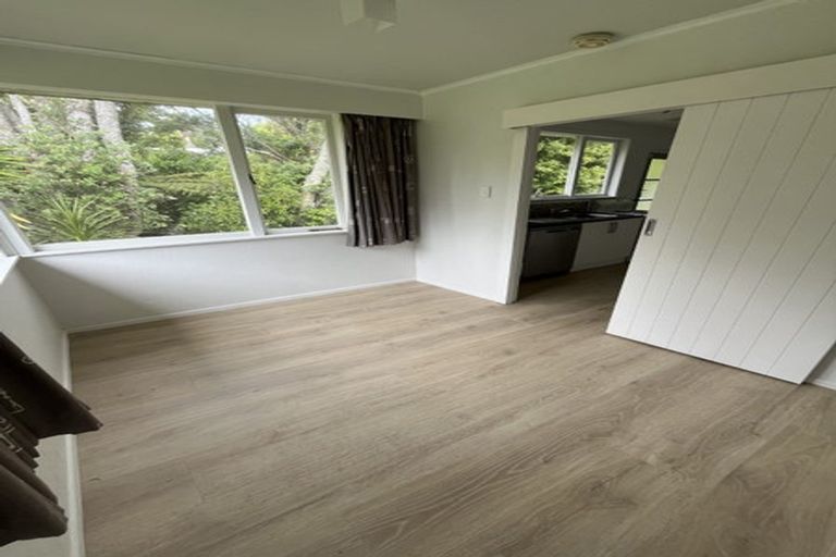 Photo of property in 1/195 Godley Road, Titirangi, Auckland, 0604