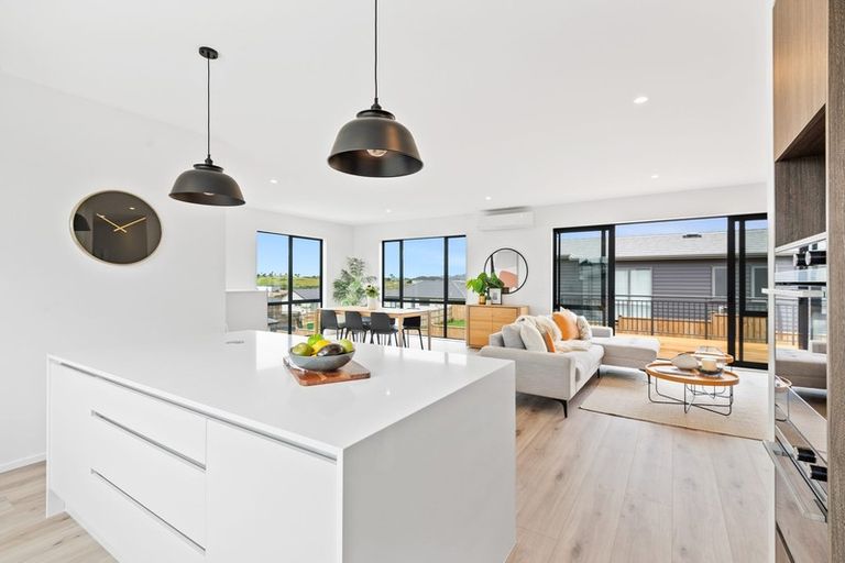 Photo of property in 2 Cadwil Drive, Beachlands, Auckland, 2018