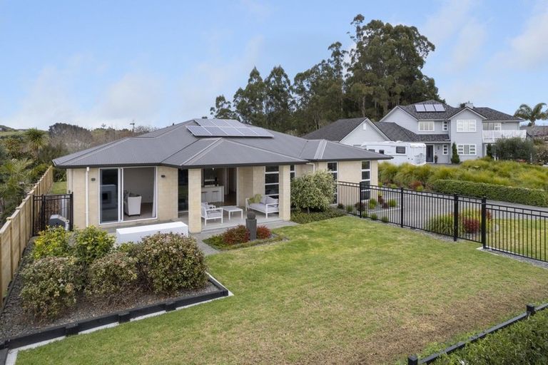 Photo of property in 19 Louise Drive, Ohauiti, Tauranga, 3112