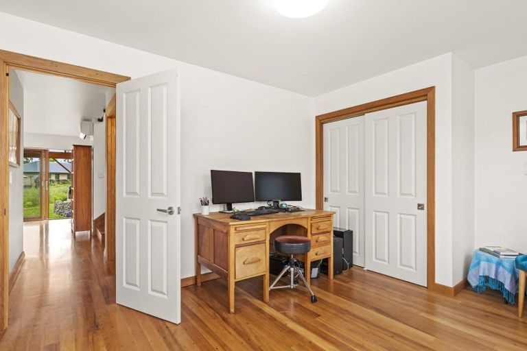 Photo of property in 3 Nikau Park, Raglan, 3225