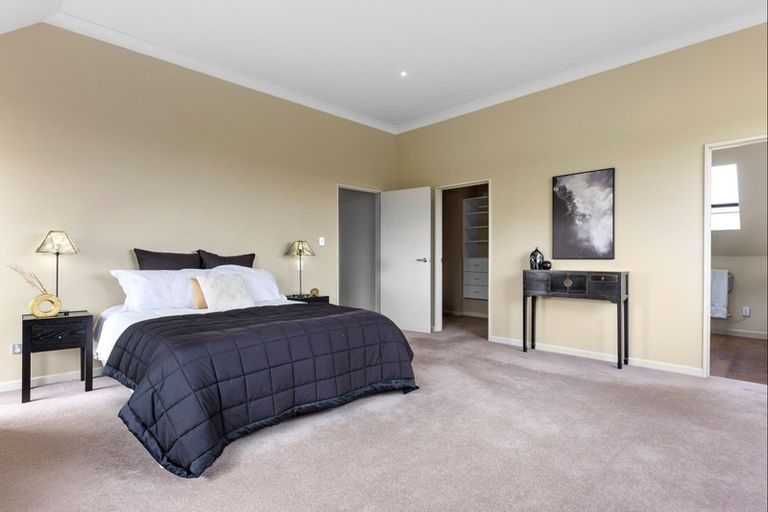 Photo of property in 100 Willowview Drive, Redwood, Christchurch, 8051