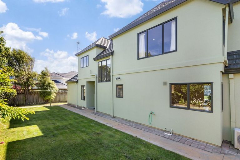 Photo of property in 30 Lanyon Place, Whitby, Porirua, 5024