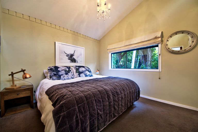 Photo of property in 103 Waima Crescent, Titirangi, Auckland, 0604