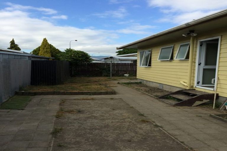 Photo of property in 2/16 Parkers Road, Tahunanui, Nelson, 7011