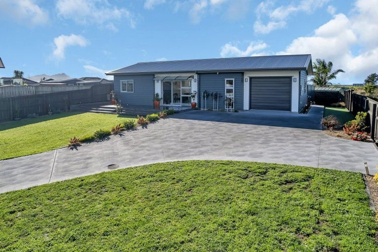 Photo of property in 11 Sea Dune Place, Ruakaka, 0116