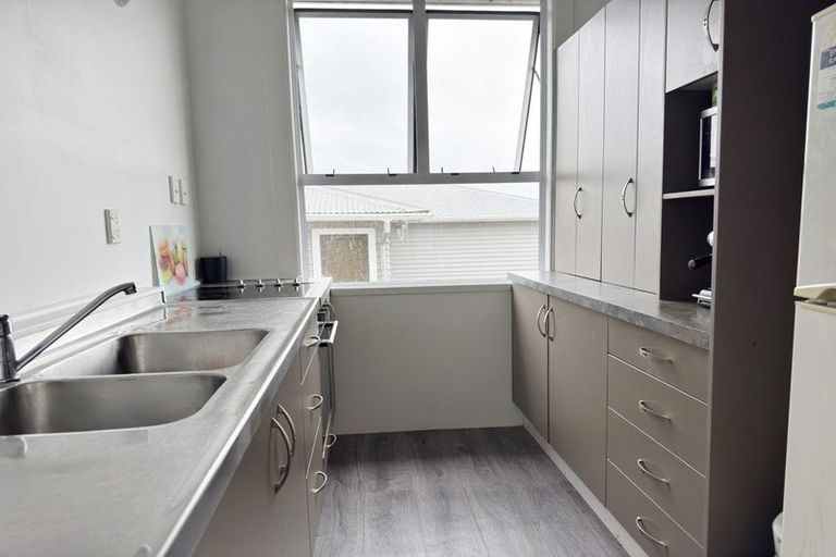 Photo of property in 9 Mount View Place, Spotswood, New Plymouth, 4310