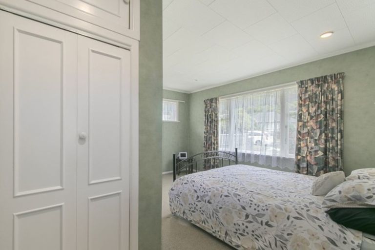 Photo of property in 43 Sunny Grove, Wainuiomata, Lower Hutt, 5014