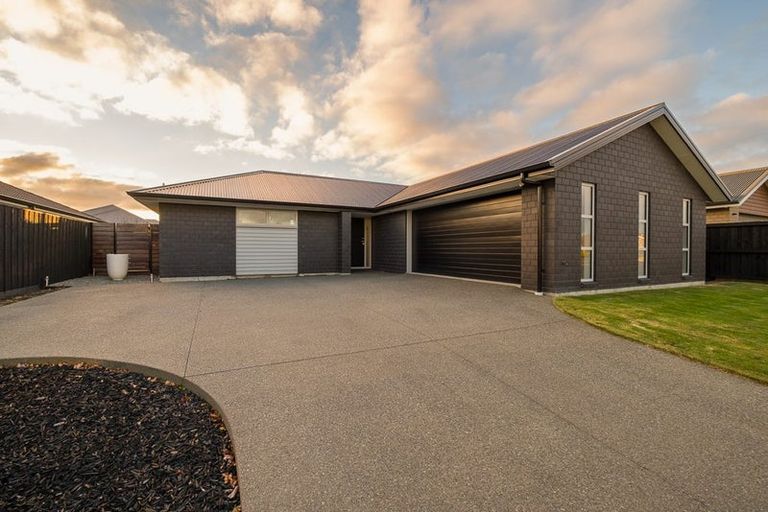 Photo of property in 33 Northmoor Boulevard, Rolleston, 7615