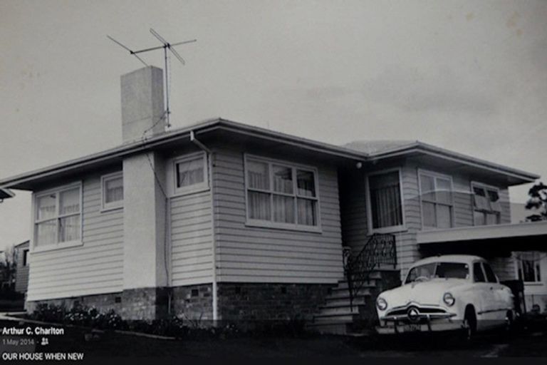 Photo of property in 17 Kaikoura Street, Henderson, Auckland, 0612