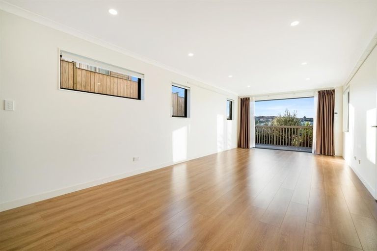 Photo of property in 6 Resolution Drive, Gulf Harbour, Whangaparaoa, 0930