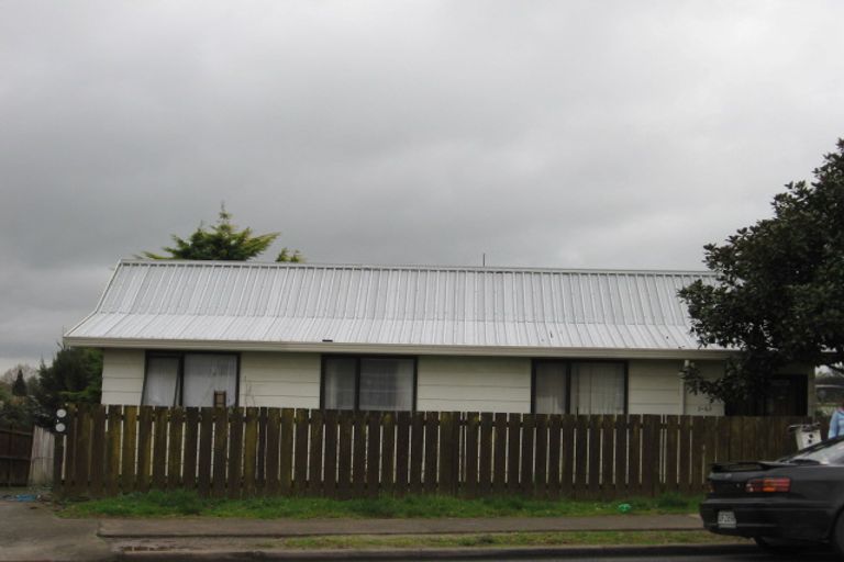 Photo of property in 2/63 Redcrest Avenue, Red Hill, Papakura, 2110