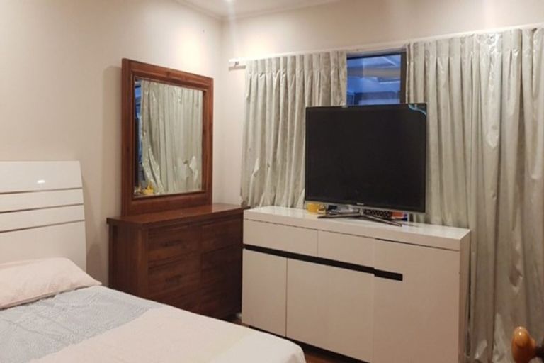 Photo of property in 1/5 Esperanto Road, Papatoetoe, Auckland, 2025