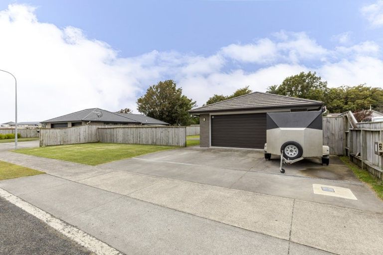 Photo of property in 40 Dreaver Drive, Waitara, 4320
