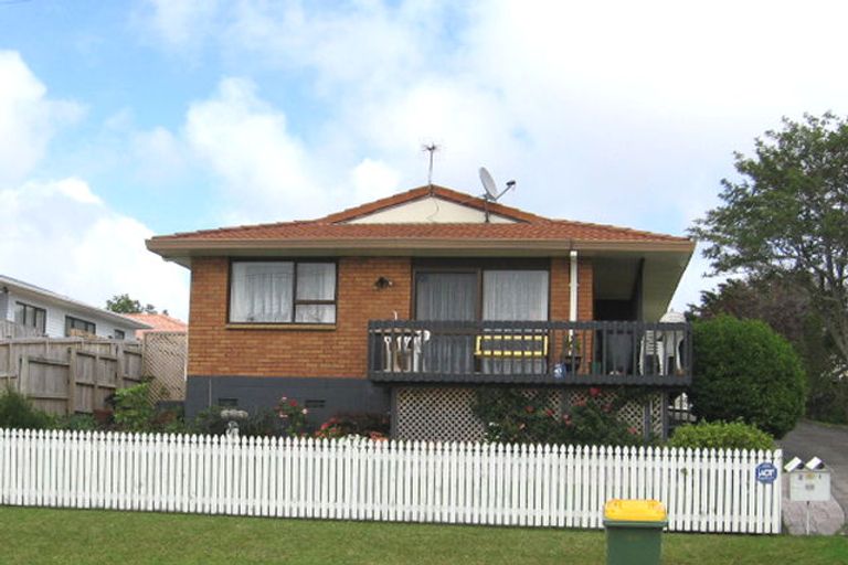 Photo of property in 2/55 Colwill Road, Massey, Auckland, 0614