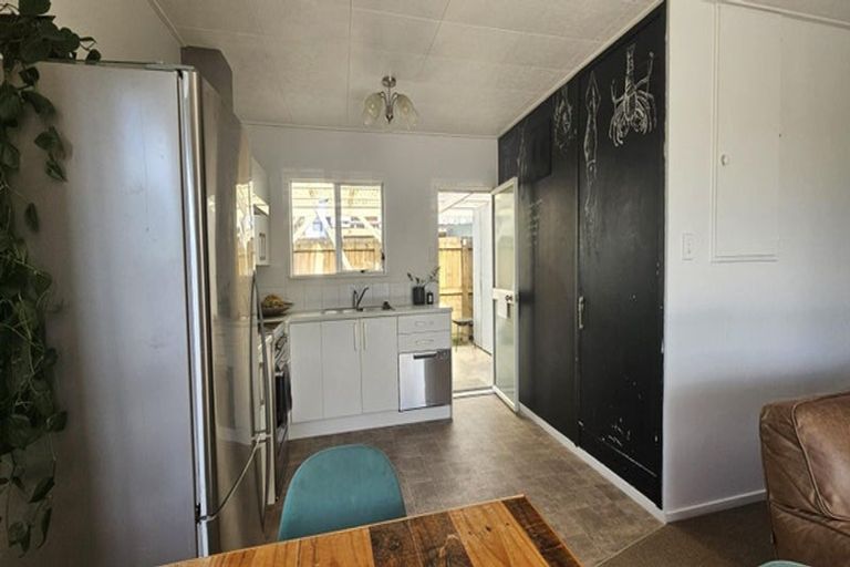 Photo of property in 17b Scott Road, Stanmore Bay, Whangaparaoa, 0932