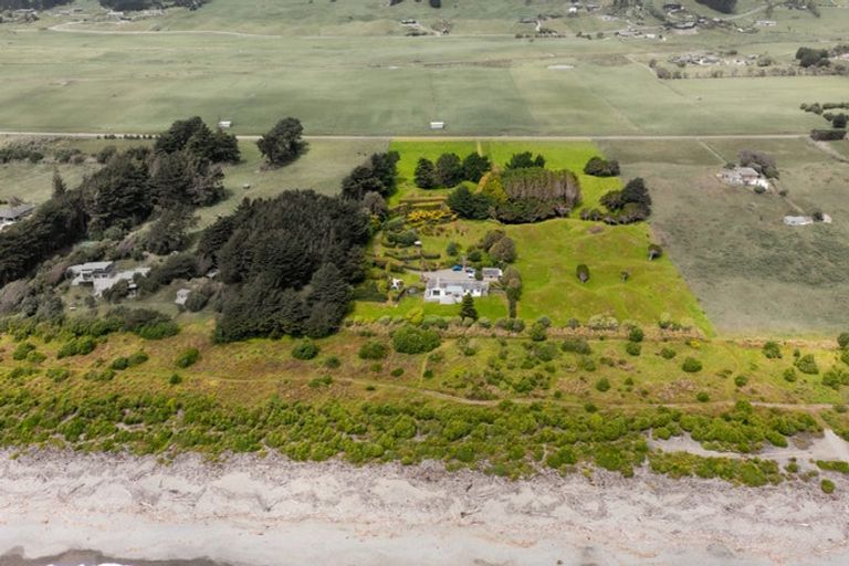 Photo of property in 115 Sims Road, Te Horo Beach, Otaki, 5581