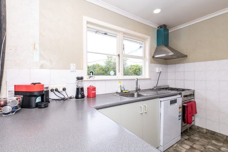 Photo of property in 5 The Strand, Wainuiomata, Lower Hutt, 5014