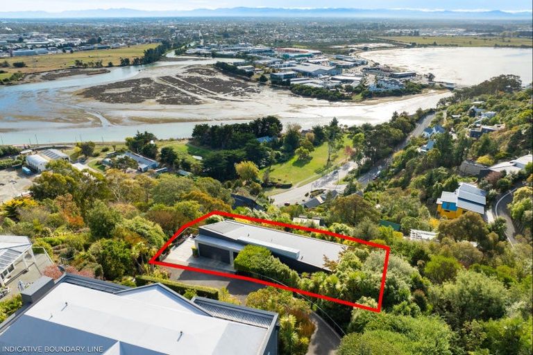 Photo of property in 12a Valley View, Mount Pleasant, Christchurch, 8081