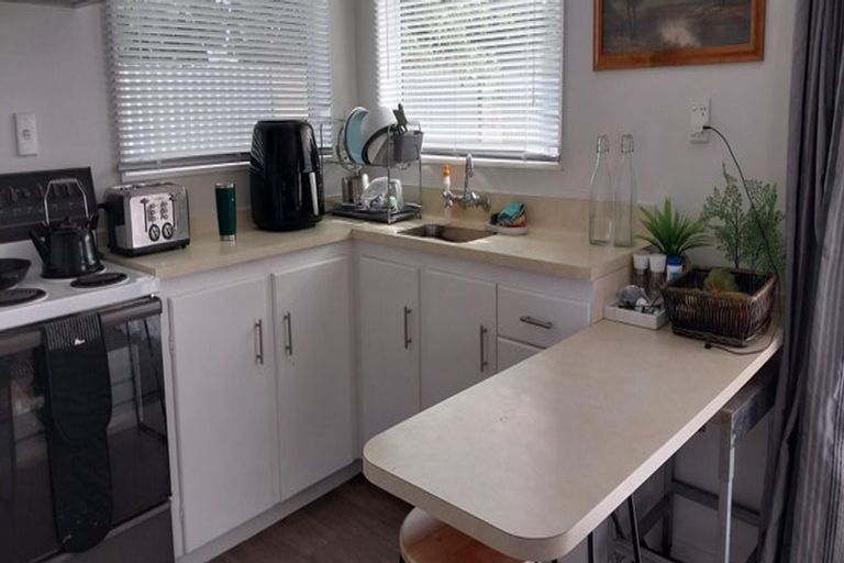 Photo of property in 3/411a Gloucester Street, Taradale, Napier, 4112