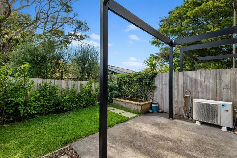 Photo of property in 11/63 Hillcrest Avenue, Hillcrest, Auckland, 0627
