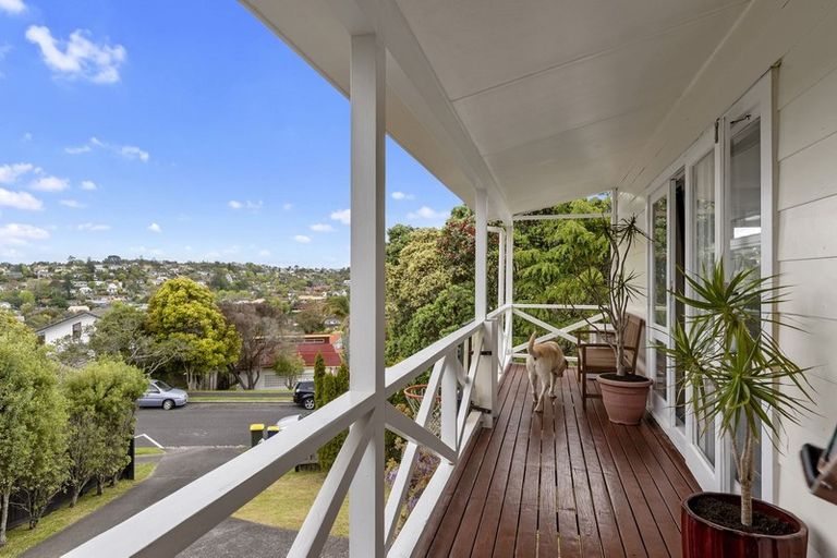 Photo of property in 20 Montclair Rise, Browns Bay, Auckland, 0630