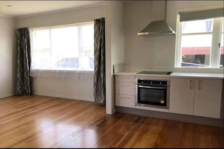 Photo of property in 1/27 Pakuranga Road, Pakuranga, Auckland, 2010