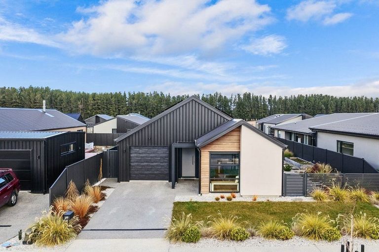 Photo of property in 49 Longview Drive, Lake Hawea, 9382