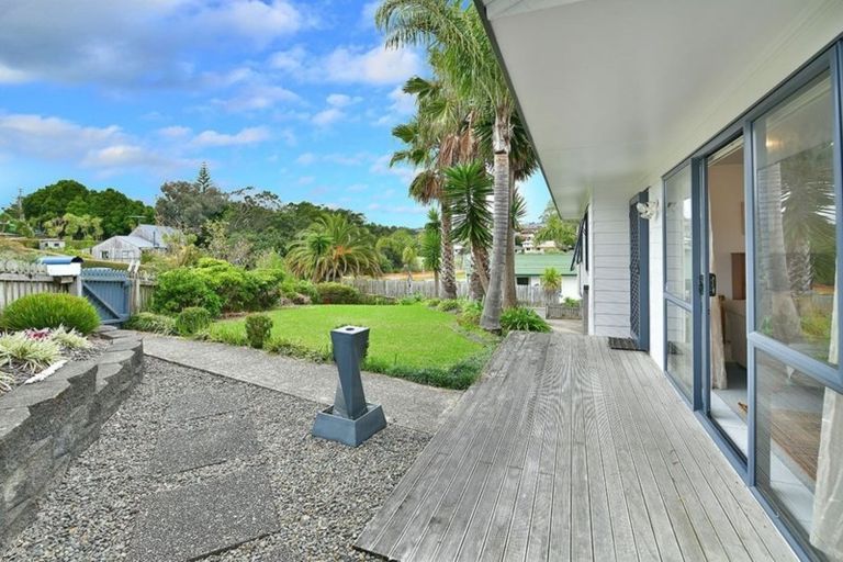 Photo of property in 1/6 Knott Road, Stanmore Bay, Whangaparaoa, 0932