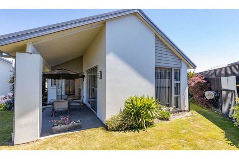 Photo of property in 8 Wisteria Lane, Rangiora, 7400