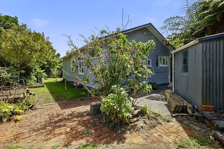 Photo of property in 105 Fulford Street, New Plymouth, 4310
