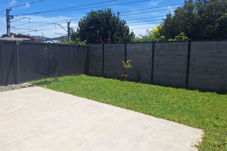 Photo of property in 22 Te Kaeaea Crescent, Wallaceville, Upper Hutt, 5018