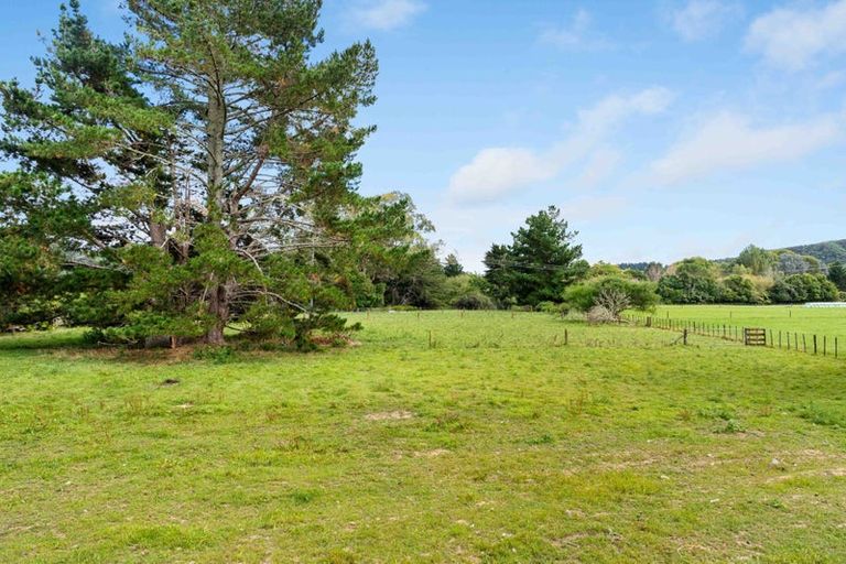 Photo of property in 332 Kuku East Road, Kuku, Levin, 5570