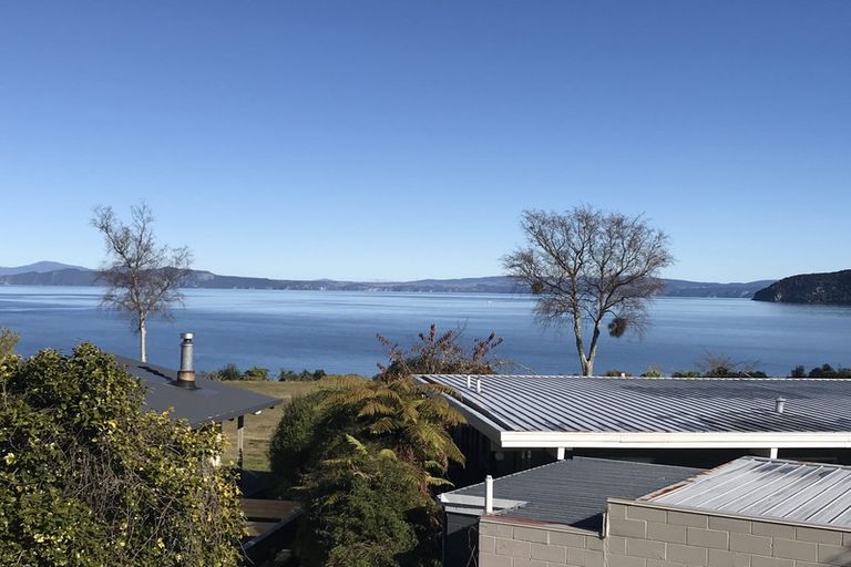 Photo of property in 2 Nisbet Terrace, Kinloch, Taupo, 3377