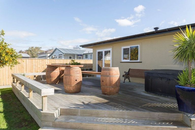Photo of property in 5 Livingstone Street, Dannevirke, 4930