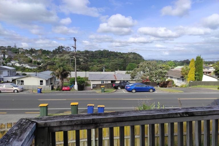 Photo of property in 229 Triangle Road, Massey, Auckland, 0614