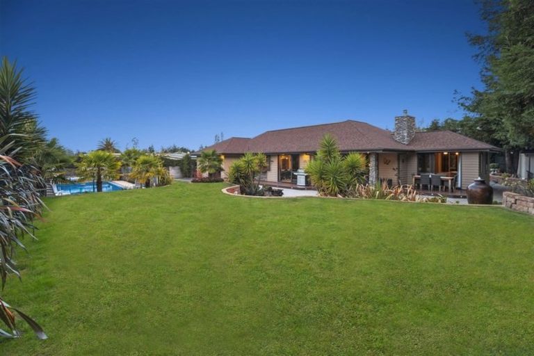 Photo of property in 45 Oakgrove Drive, Rangiora, 7400